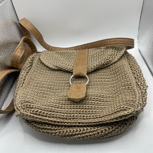 Stylish Tan Woven Shoulder Bag - Picture 1 of 4